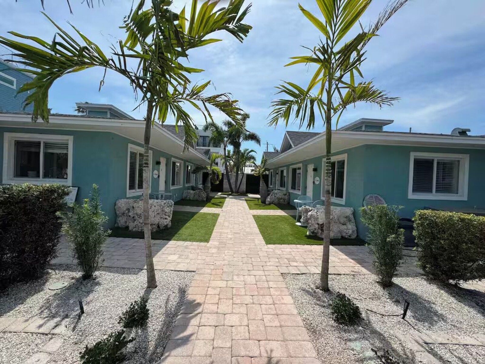 Cabana Beach Club No.8