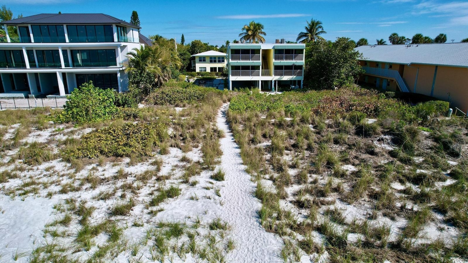 Cabana Beach Club No.8