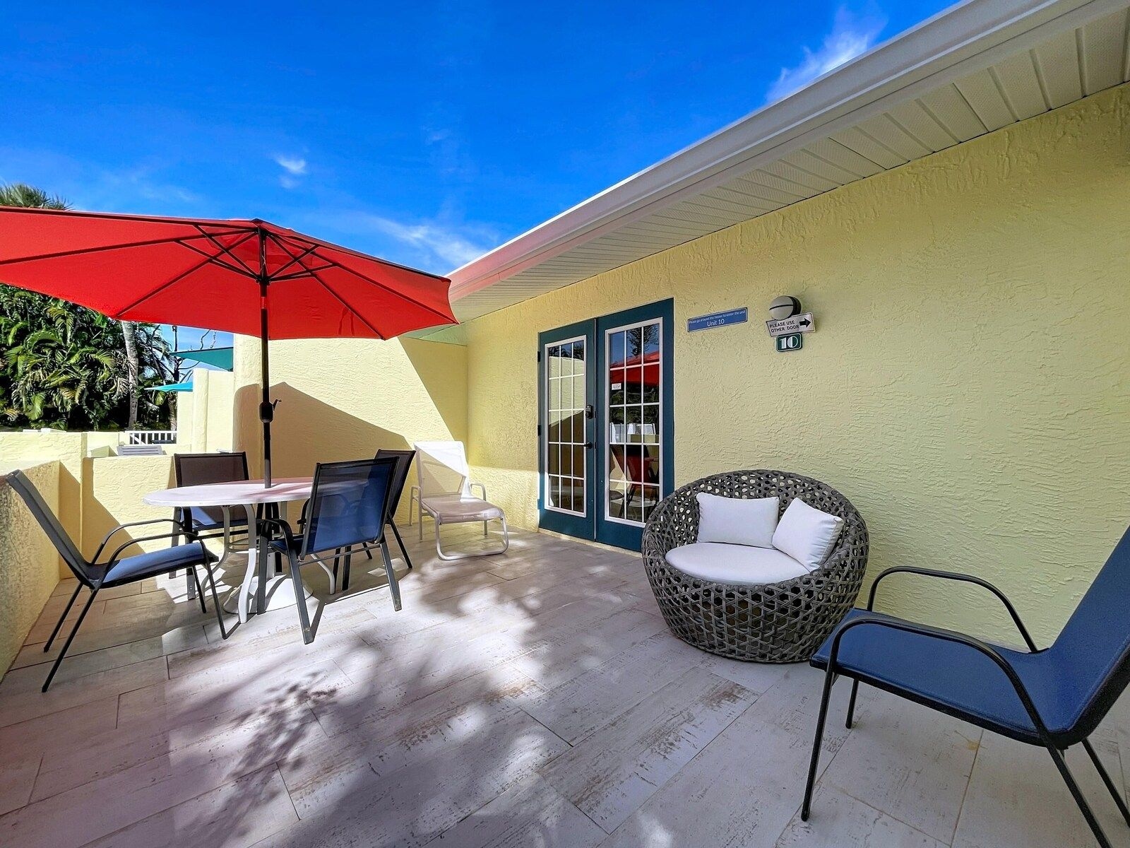Cabana Beach Club No.10