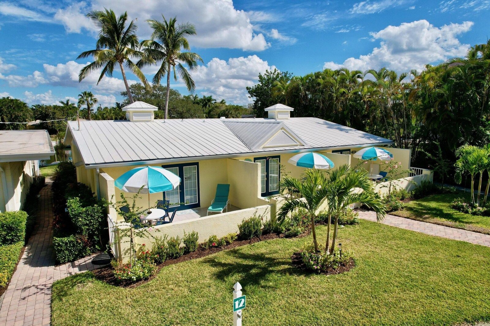 Cabana Beach Club No.10
