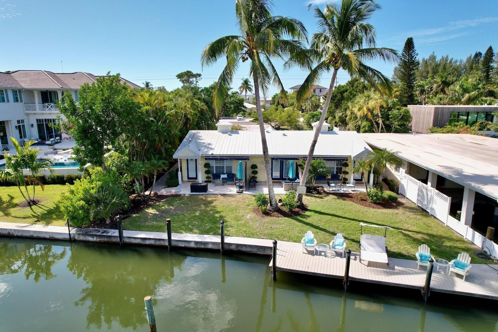 Cabana Beach Club No.11