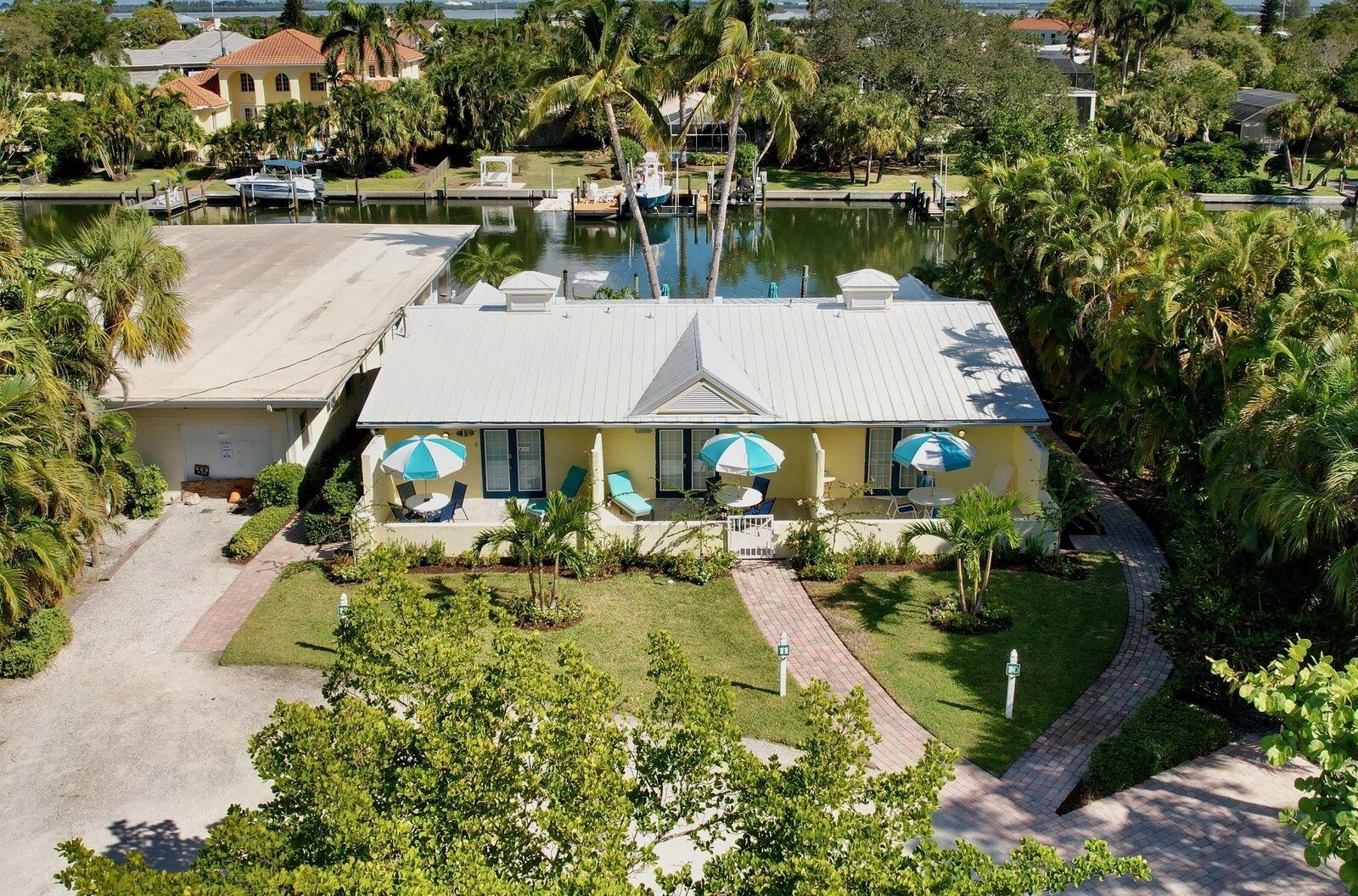 Cabana Beach Club No.11