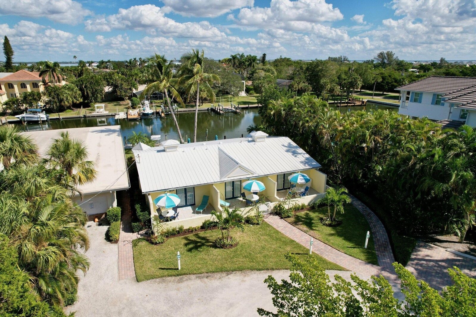 Cabana Beach Club No.11