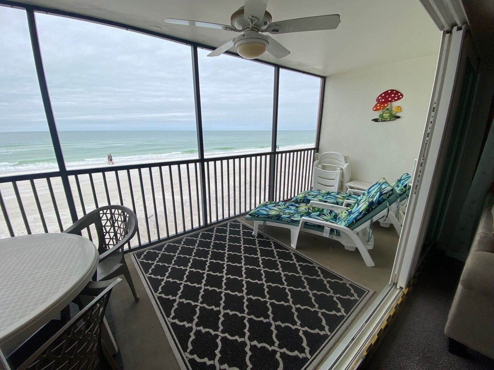 Cabana Beach Club No.8