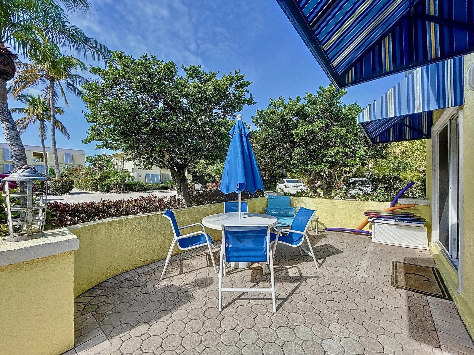 Cabana Beach Club No.8