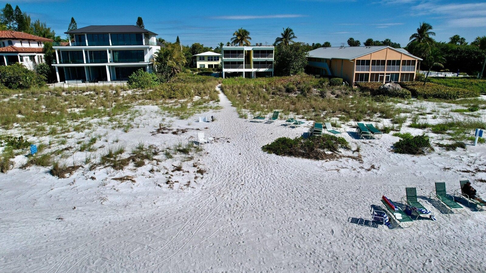 Cabana Beach Club No.8
