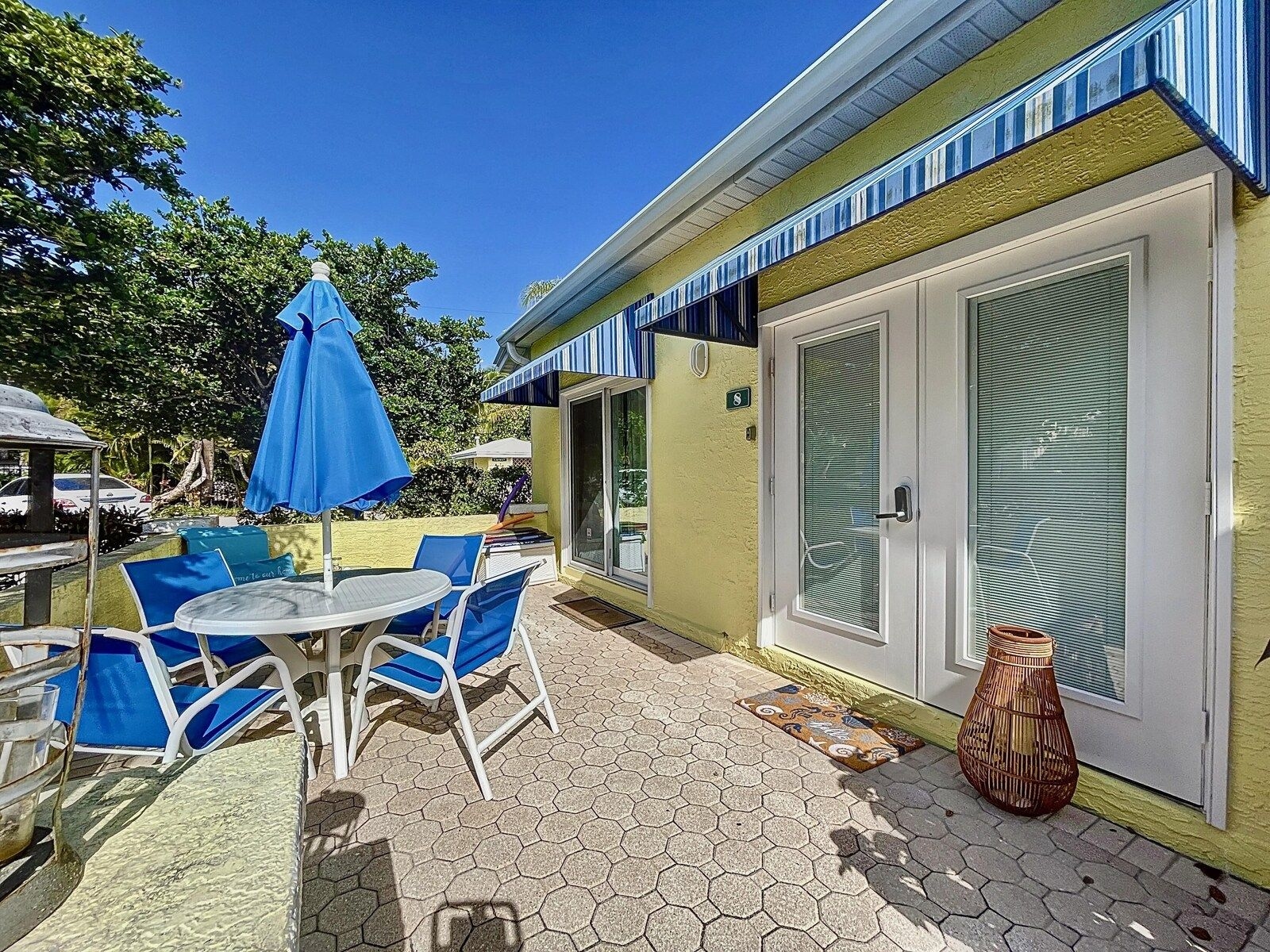 Cabana Beach Club No.8